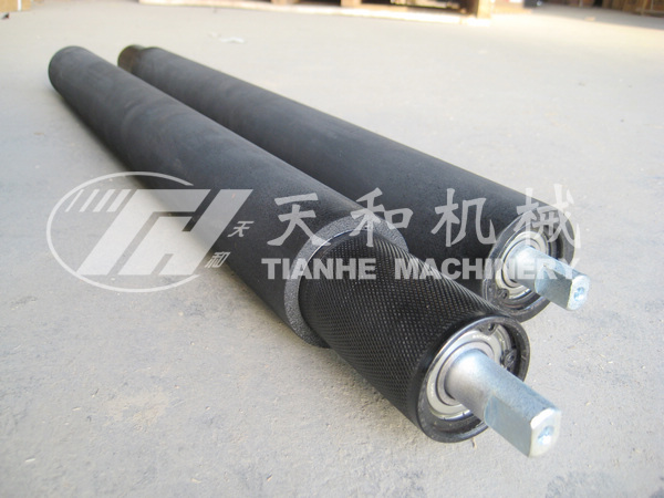 待抓取膠輥（機械手碼垛線(xiàn)）